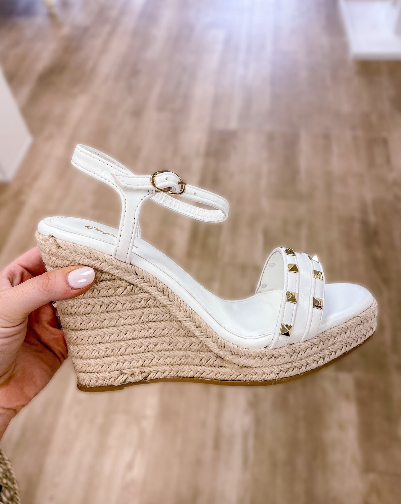 CASCADE STUD WEDGE