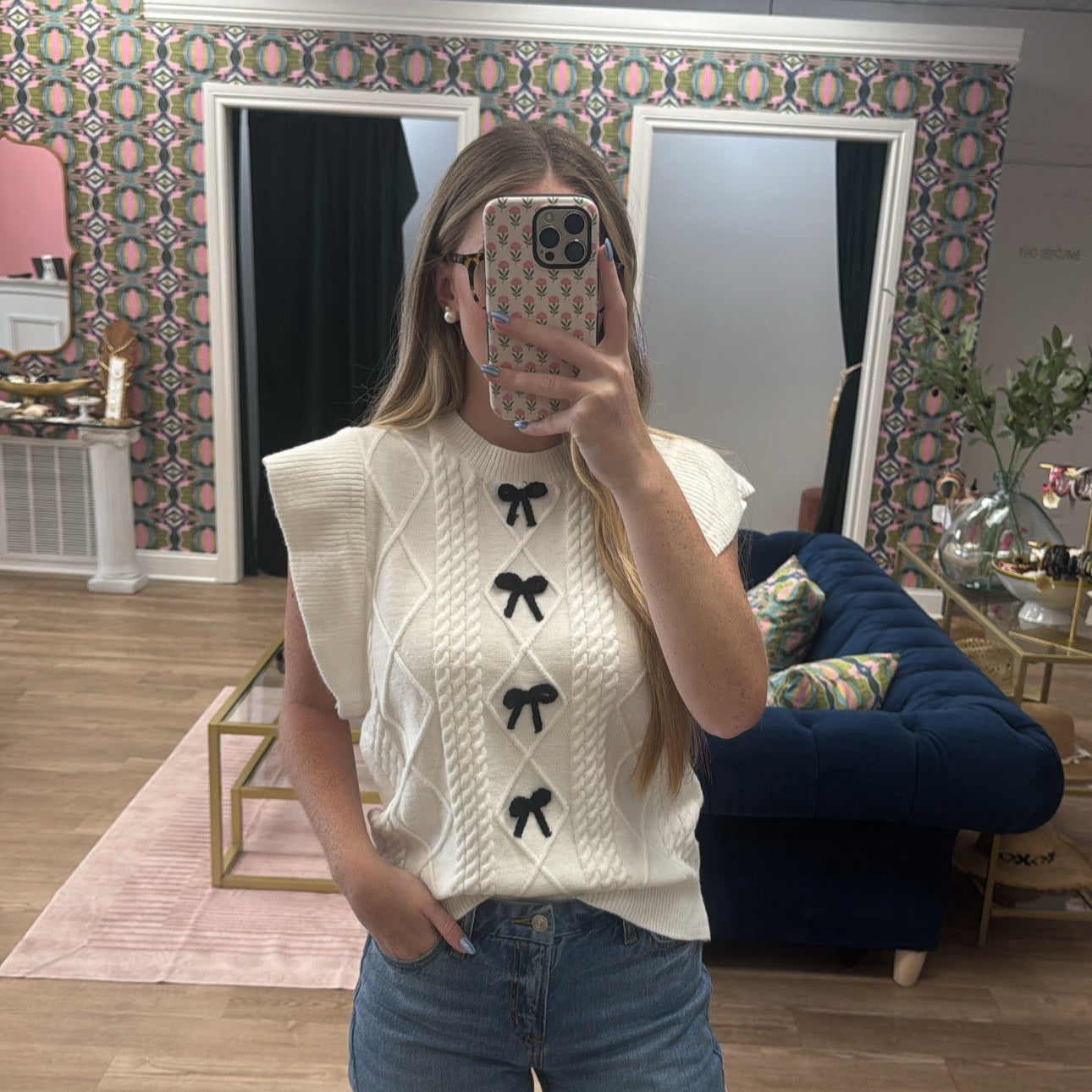 WHITE RUFFLE SLEEVE KNIT TOP
