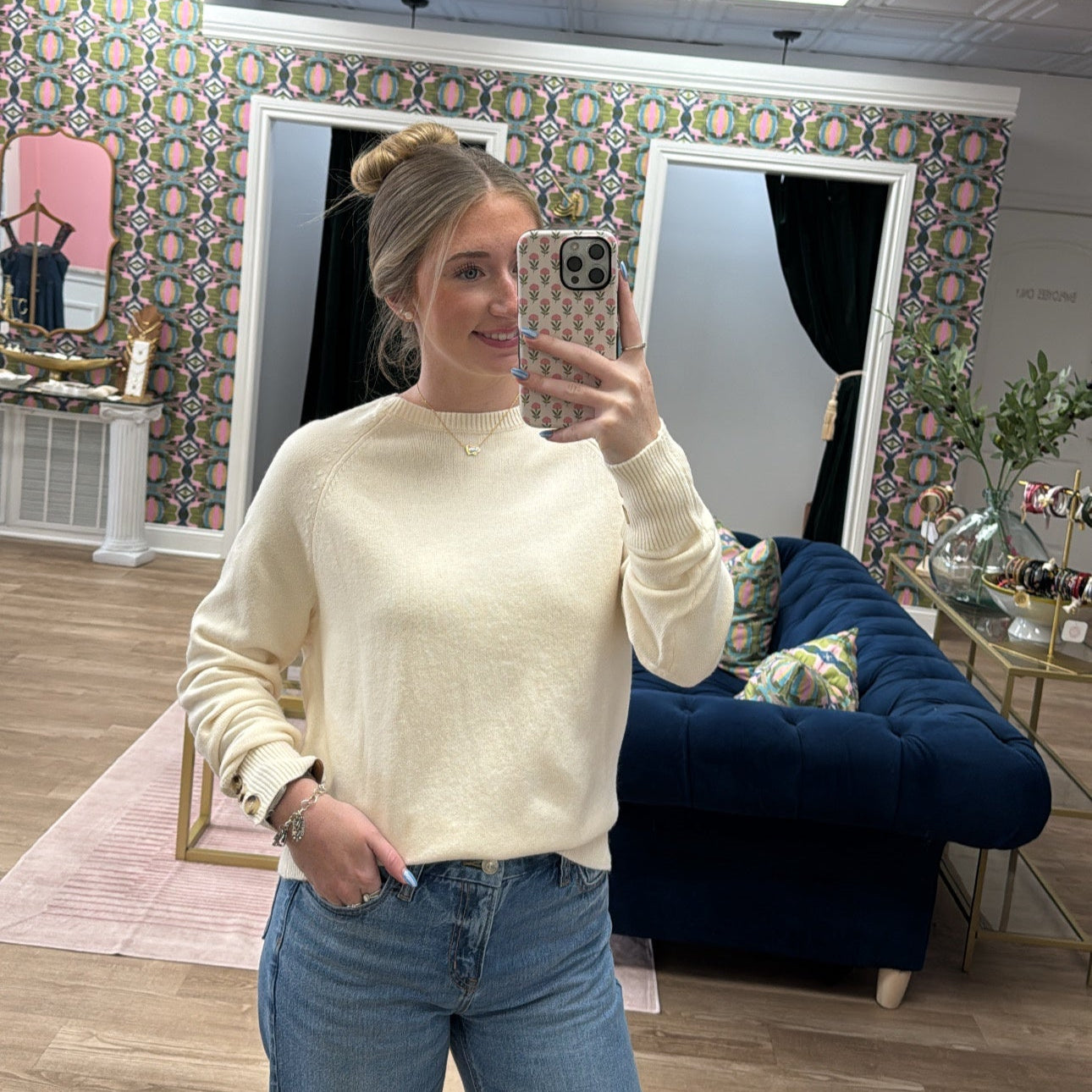 CREAM BISHOP SLEEVE SWEATER