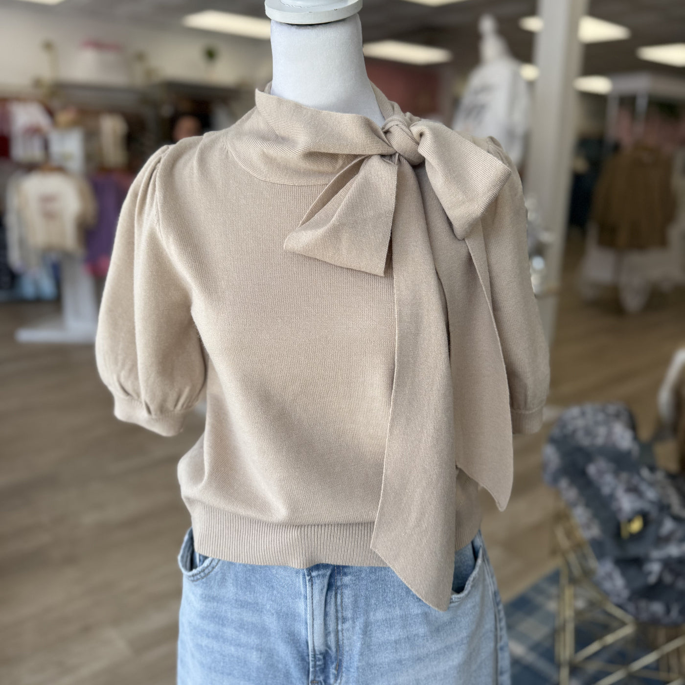TAN BOW TIE PUFF SWEATER